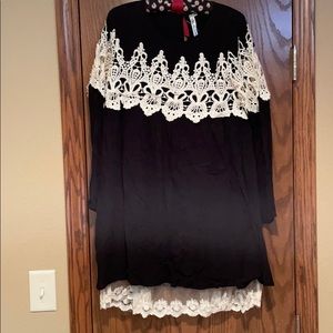 Women’s black and cream lace dress, small